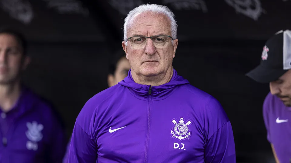 Corinthians volta a ter lateral lançado por Ramón após espera por renovação