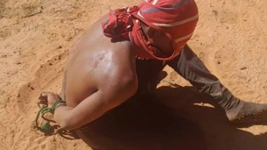 Homem de Várzea da Palma é amarrado à árvore após fingir ser andarilho e roubar moto em MG
